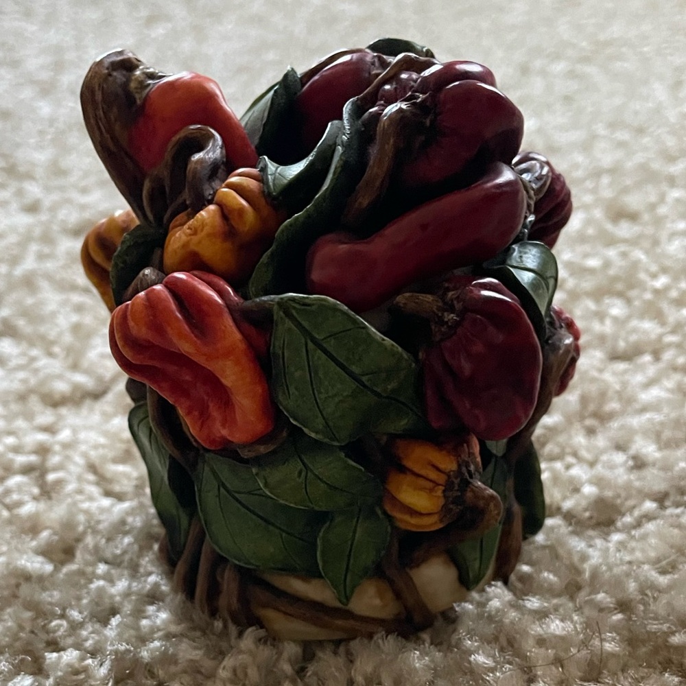 HARMONY GARDEN KINGDOM LORD BYRON'S GARDEN 'HOT PEPPER' BOX - treasure jests